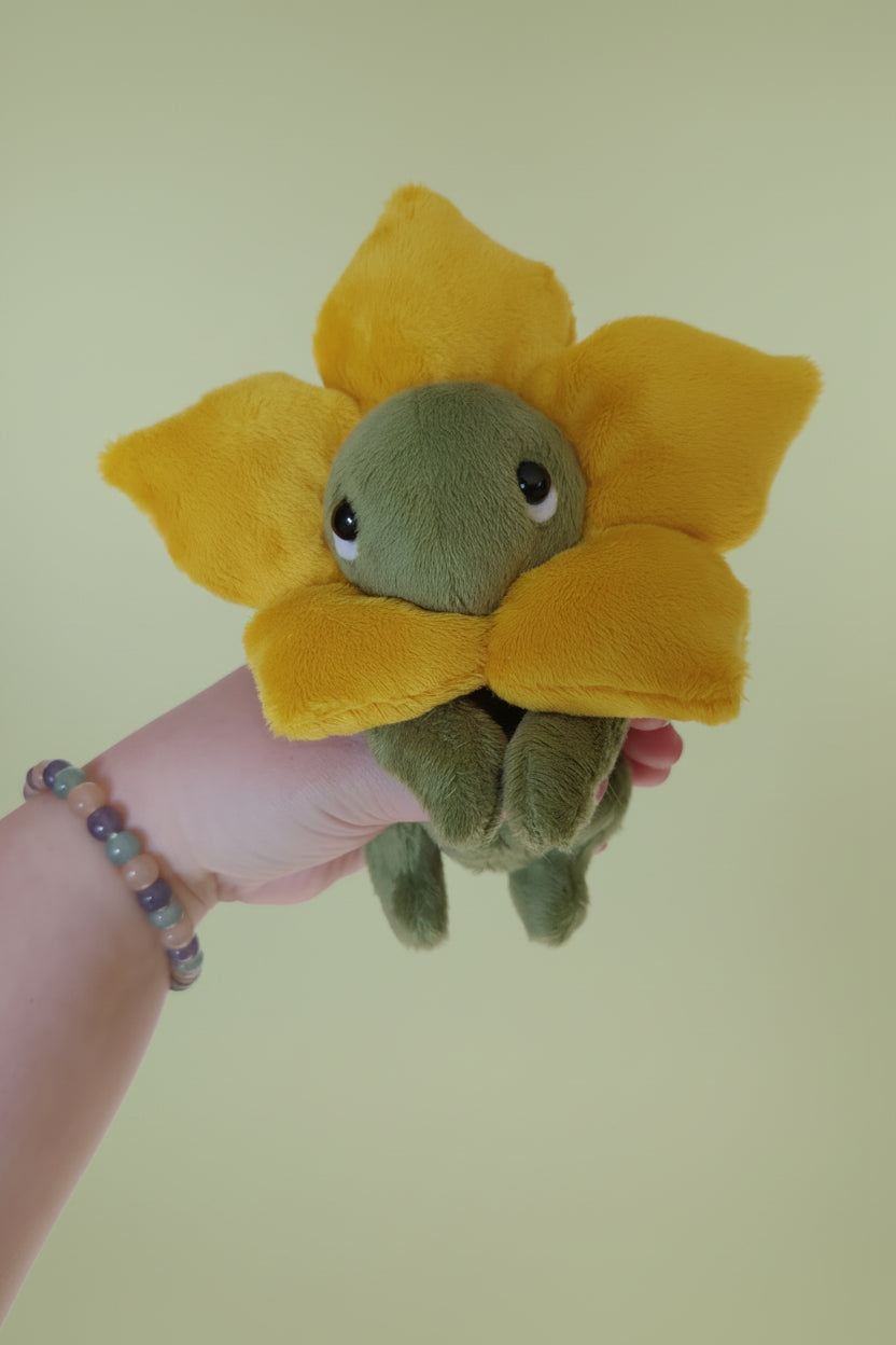 Fable the daffodil buddling