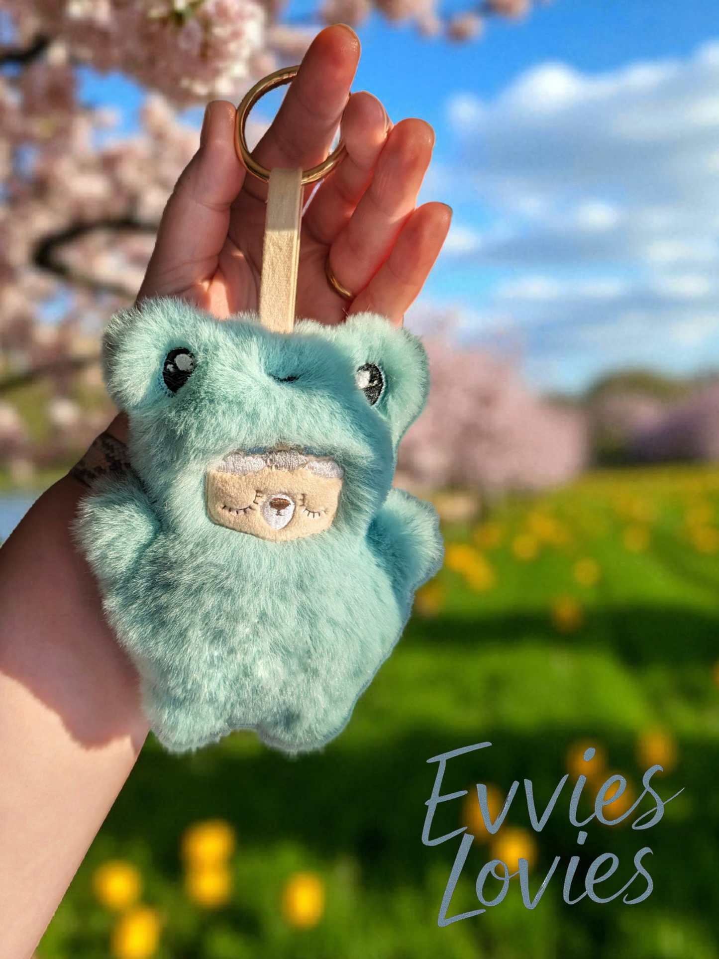 Dream bear in froggie jammies bag clip